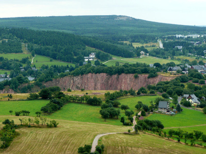 Blick vom Geisingberg auf den Kahleberg/Osterzgebirge. Foto: Norbert Kaiser via Wikimedia Commons