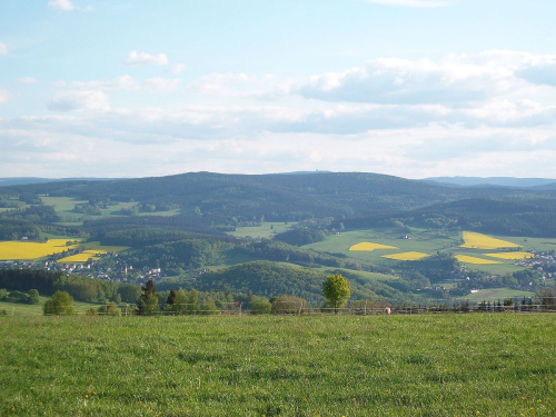 Bernsbach: Blick zur Morgenleithe und Auersberg.