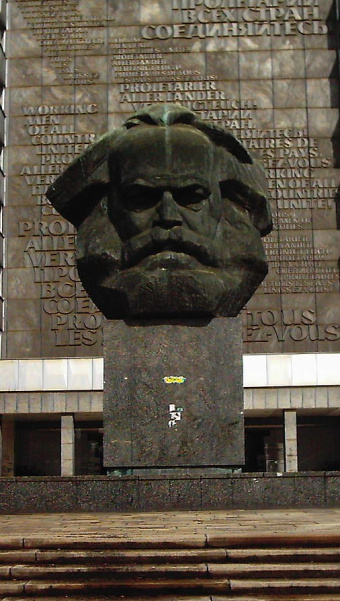 Karl-Marx-Denkmal in Chemnitz. (3)