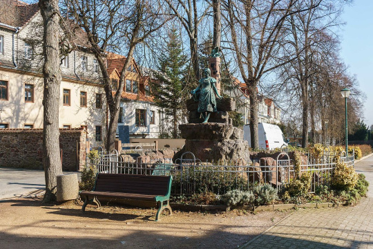 Heimatbrunnen. (3)
