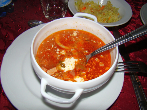 Ukrainische Soljanka im Lemberger Restaurant "Polnische Kneipe" (1)