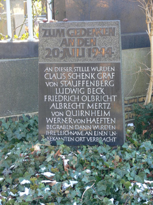 Alter St. Matthäus-Kirchhof Berlin, Gedenkstein.